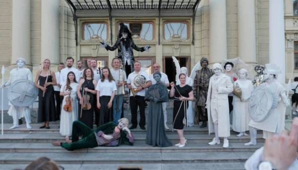 У Чернівцях вперше провели фестиваль вуличного театру TRALKA FEST