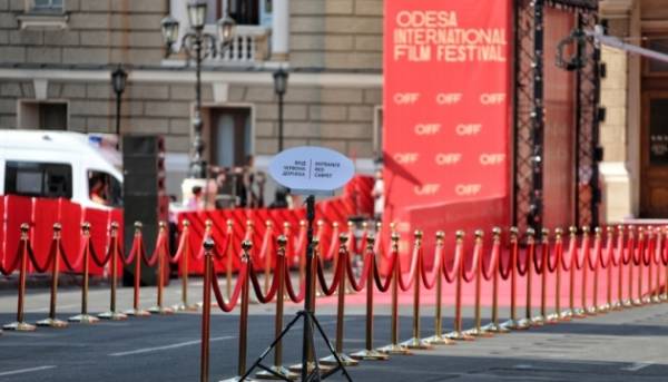 Спеціальний показ Одеського кінофестивалю покаже історії українських жінок-військових.