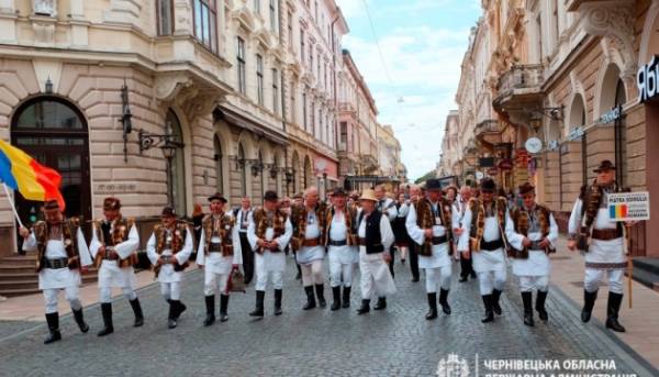 “Буковинські зустрічі”: 37-й міжнародний фестиваль фольклору стартував у Чернівцях