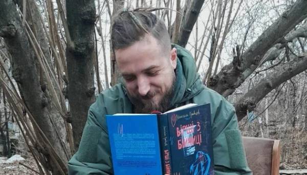 У Великій Британії буде опубліковано збірку поезії Максима Кривцова