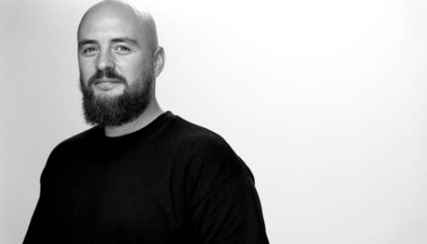 Український фотомитець отримав визнану світову відзнаку за серію робіт «Кадри з фронту»