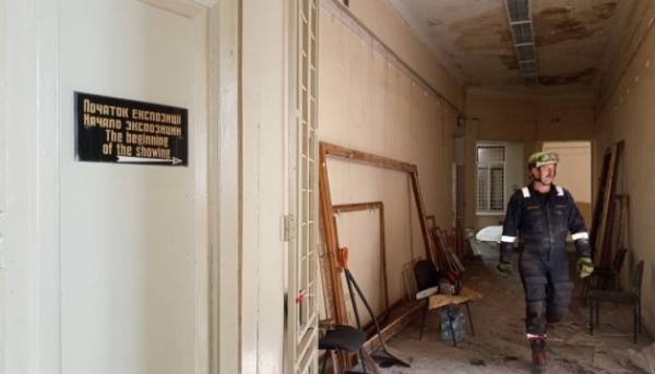 Харківський художній музей оновив інформацію про збитки, завдані картинам внаслідок російського обстрілу.