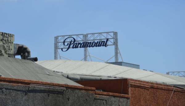 Американський суд призупинив об’єднання Paramount і Warner Bros.