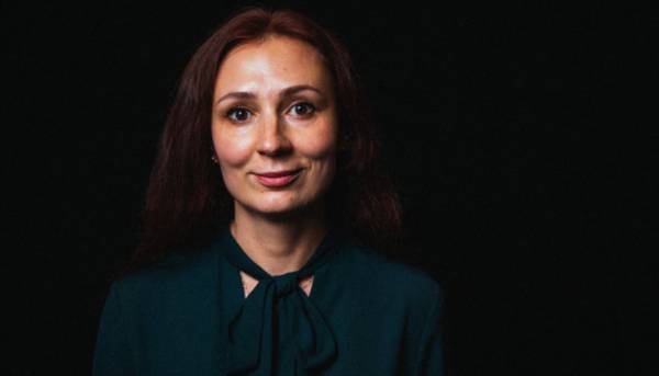 Юлія Ілюха українська письменниця, її твір потрапив до списку літніх порад від Financial Times