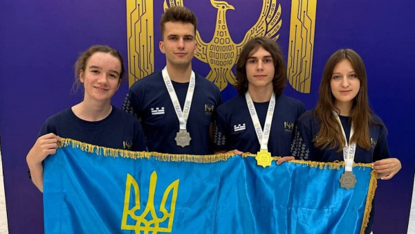 24 медалі з міжнародних змагань здобули українські учні