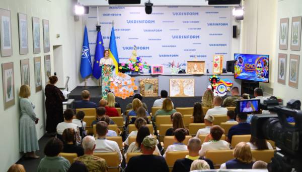 У столиці України презентували культурно-мистецьку ініціативу «Коло незламних», спрямовану на підтримку інклюзії.