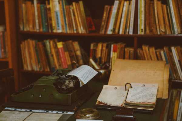 Польські автори просять щонайменше 10% від вартості книги у вигляді авторської винагороди.