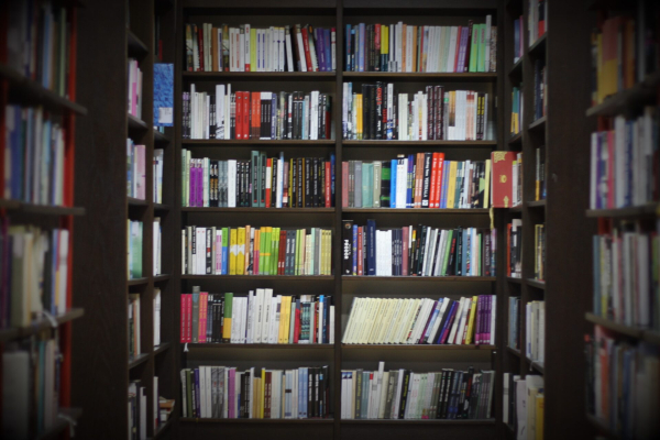 Одеський театр продавав книжки російською, ігноруючи мовні норми