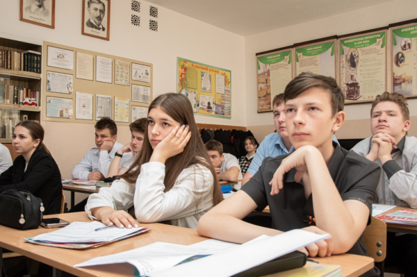 Українська освіта під окупацією: позбавлені доступу та нав’язані російські програми