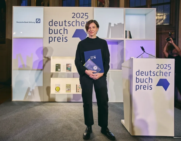 Швейцарка Естер Кінцлер здобула Німецьку книжкову премію 2025 року