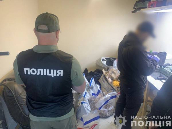 На Рівненщині поліцейські викрили групу «чорних» копачів (ФОТО/ВІДЕО)) - INFBusiness